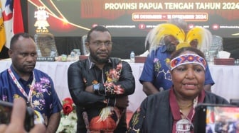 Sah! KPU Tetapkan Pasangan MeGe Pemenang Pilgub Papua Tengah 2024