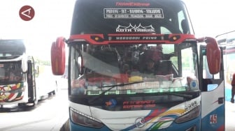 Pulogebang Dipadati Pemudik: Bus dan Awak Siap Tempur Natal & Tahun Baru