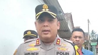 Densus 88 Mabes Polri Tangkap Terduga Teroris di Desa Jayaratu Tasikmalaya