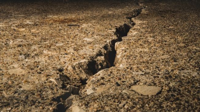 Gempa 5,0 M Guncang Bandung, Para Guru Evakuasi Murid dari Bangunan Sekolah