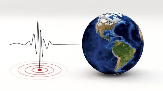 Breaking News! Gempa 4,9 M Guncang Sukabumi Malam Ini