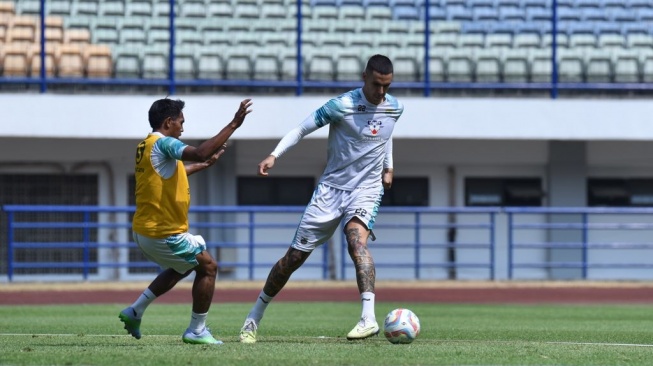 Usai Lawan Bali United, Alberto Rodriguez Tinggalkan Persib, Ada Apa?