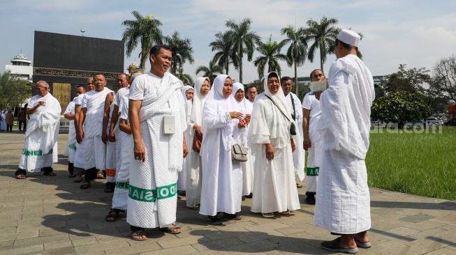 Embarkasi Bekasi Jadi Kloter Pertama Jamaah Haji Jabar yang Berangkat ke Tanah Suci