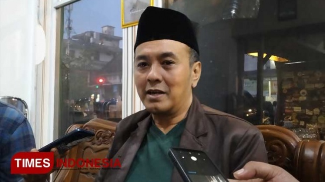 Dicky Chandra di Sekretariat PCNU Jalan dr. Soekardjo, Kota Tasikmalaya, Jawa Barat, Kamis (11/7/2024) malam. [FOTO: Harniwan Obech/TIMES Indonesia]