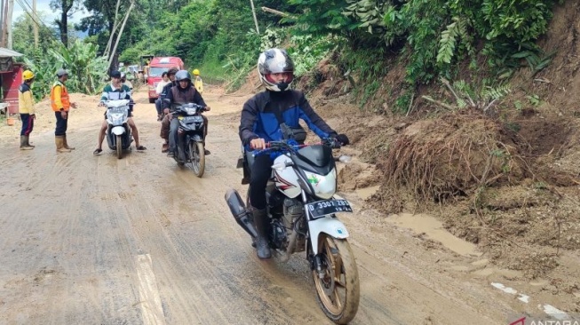 Jalan Utama Cianjur Selatan Sudah Bisa Dilalui, Tapi...