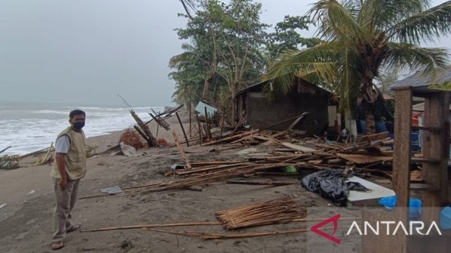 Puluhan Rumah di Palabuhanratu Sukabumi Rusak Akibat Abrasi Pantai